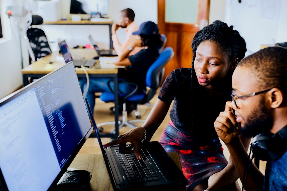 必威体育 APP 统计对比界面示意